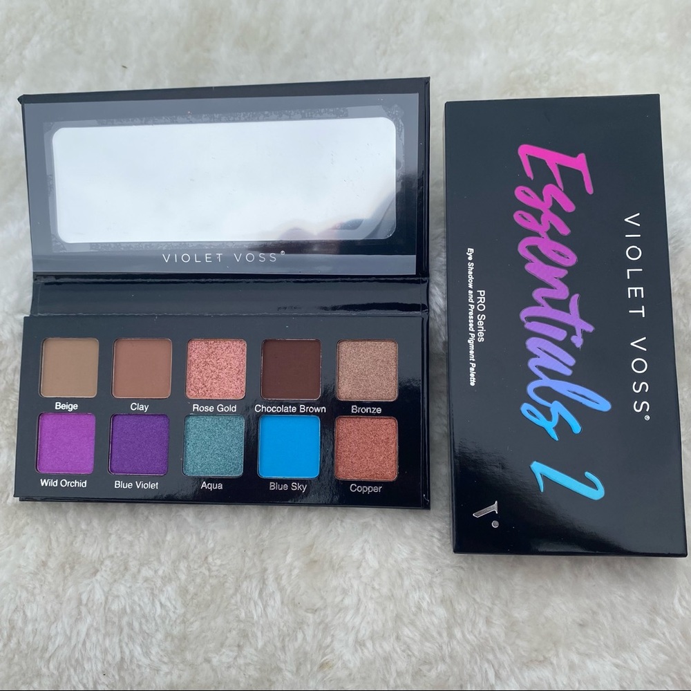 New‎ Violet Voss essentials 2 eyeshadow pallet makeup